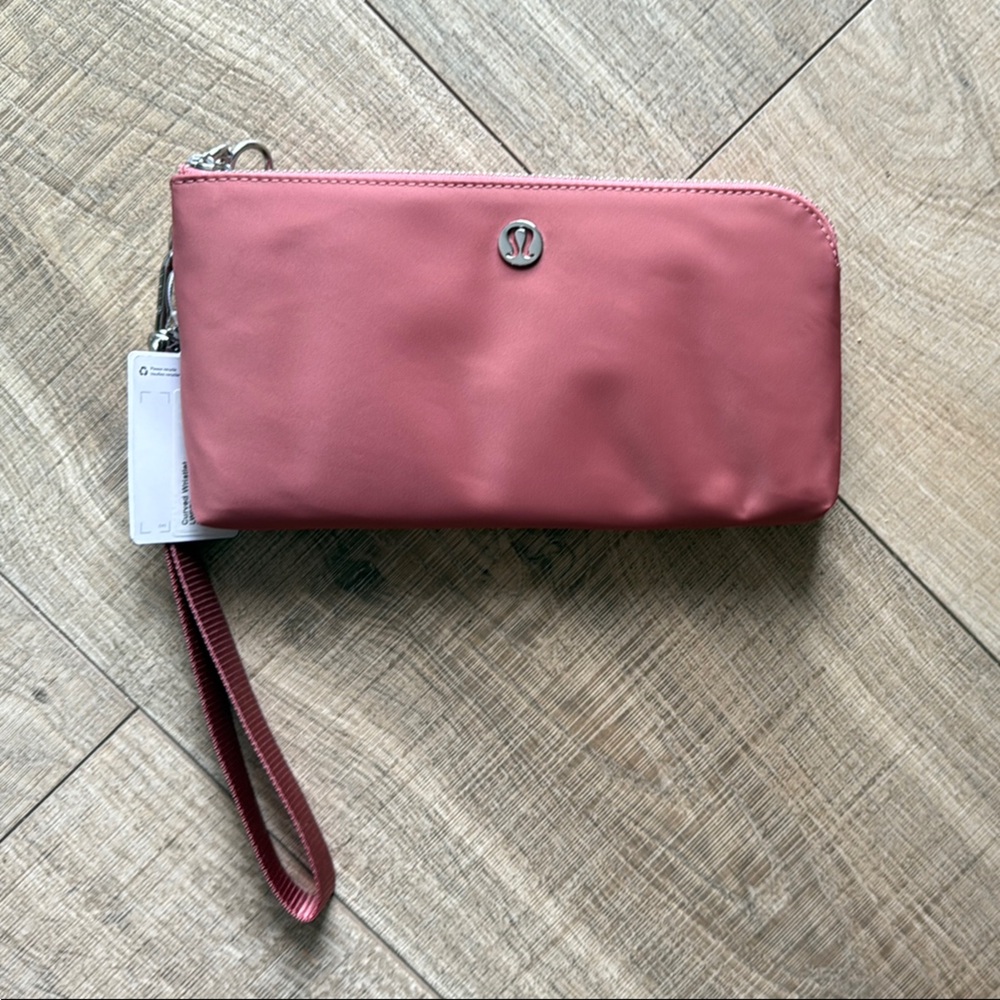 Lululemon Athletica Pink Wristlet Clutch NWT